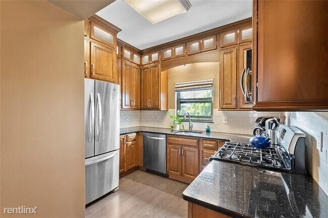 Building Photo - 2 br, 2 bath Condo - 5609 Elmer St