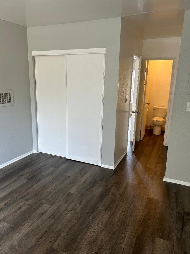 Foto del edificio - 5928 Whitsett Ave