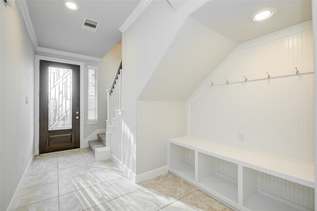 Foto del edificio - 9624 Cambridge Manor Ln