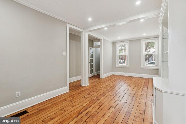 Building Photo - 161 Mifflin St