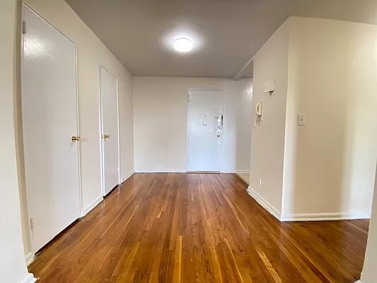 Foto del edificio - 37-08 Bowne St