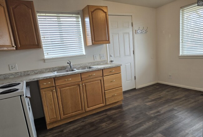 Building Photo - 2583 W 4800 S
