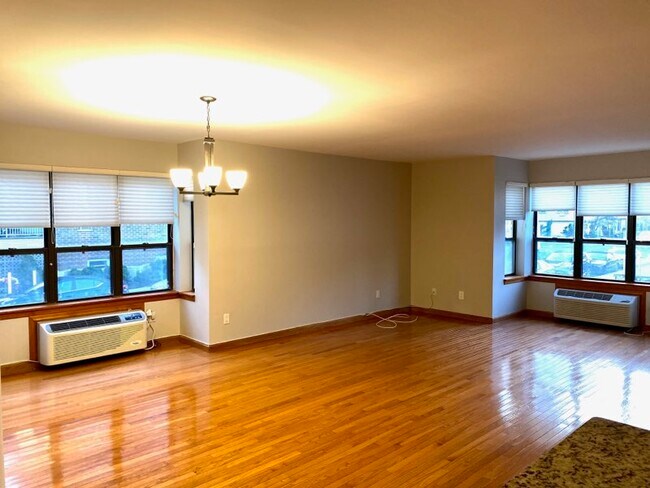 Foto del edificio - 625 Shore Rd