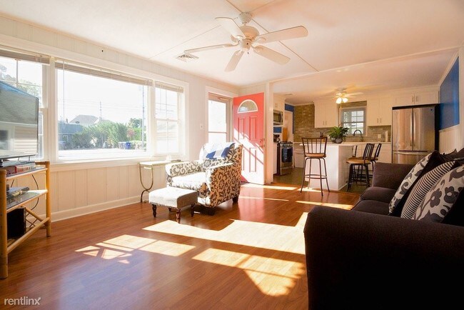 Foto del edificio - 560 Princeton Ave