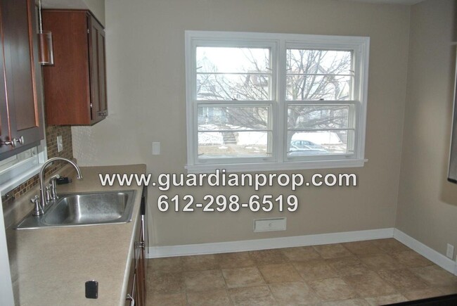 Building Photo - House in Midway Available September 1, Hardwood Floors, Updated Kitchen & Bath, Garage, Pet Frien...