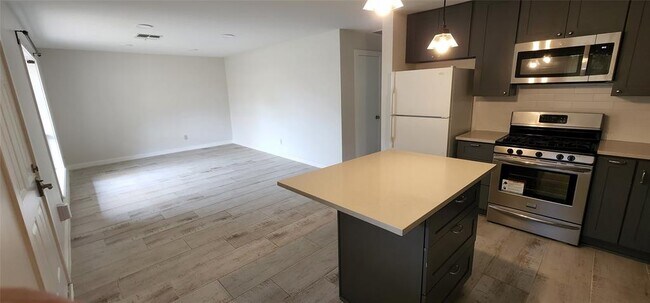 Building Photo - 1529 Wirt Rd