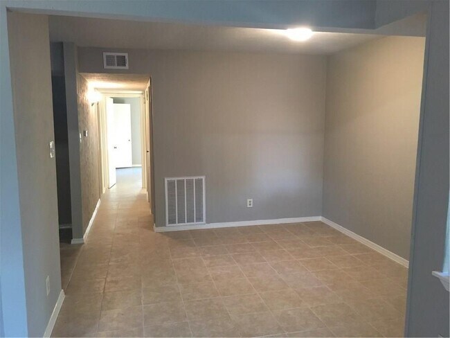 Building Photo - 3042 Navarro Ln