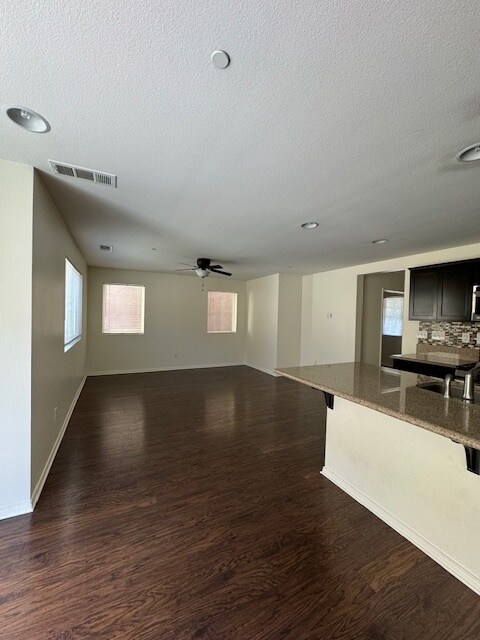 Foto del edificio - 1419 Chinaberry Ln
