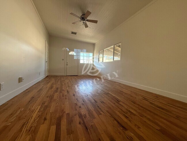 Foto del edificio - 1212 E Taylor St