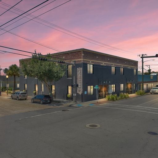 Primary Photo - 120 E 4th St