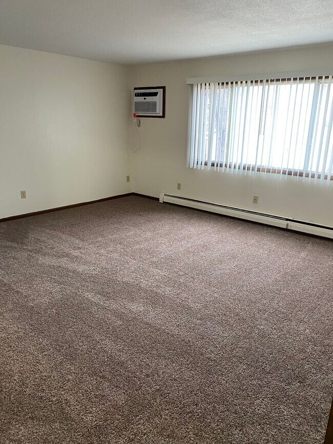 Foto del edificio - Large Two Bedroom Apartment