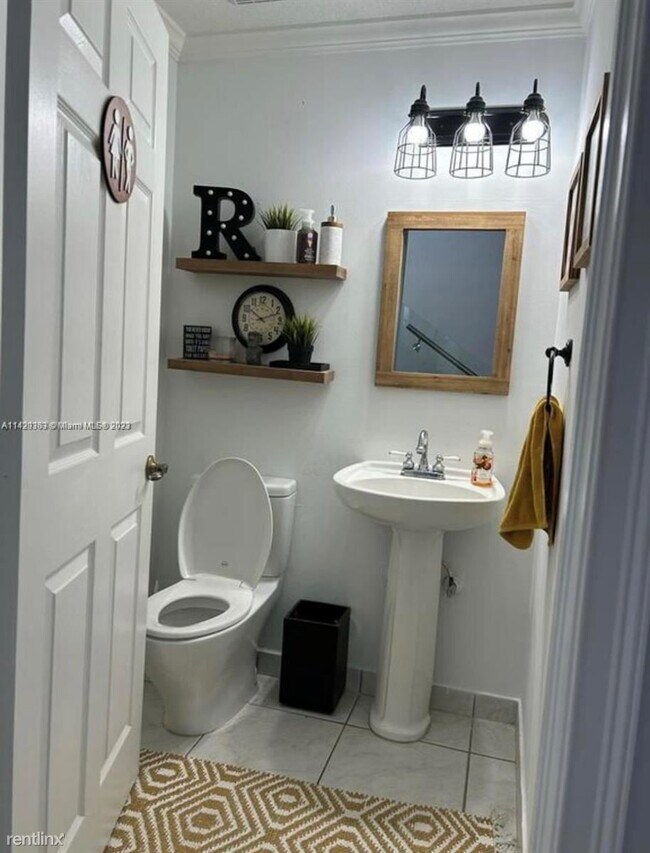 Foto del edificio - 3 br, 2.5 bath House - 4464 NW 109th Psge