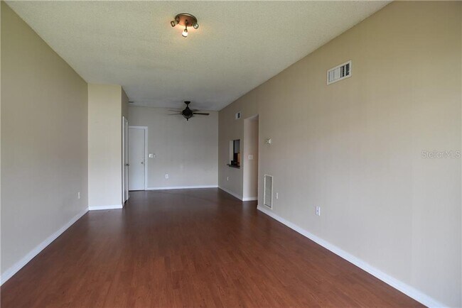 Foto del edificio - 3270 S Semoran Blvd