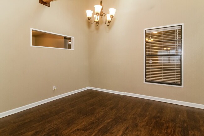 Building Photo - 1345 Bridlebrook Dr