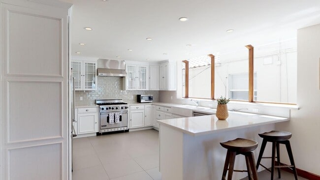 Photo - 455 Marina Blvd House