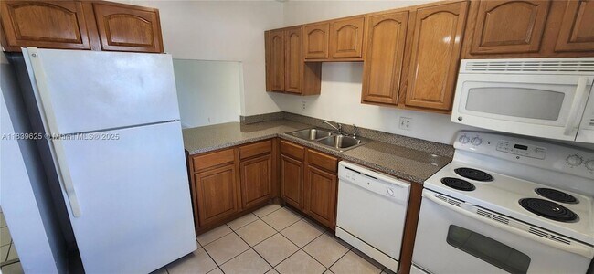 Foto del edificio - 7321 NW 85th St