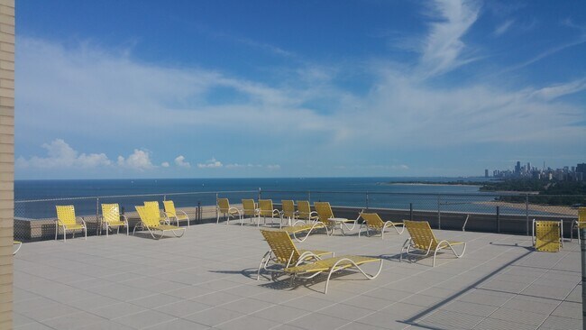 Foto del edificio - 6301 N Sheridan Rd