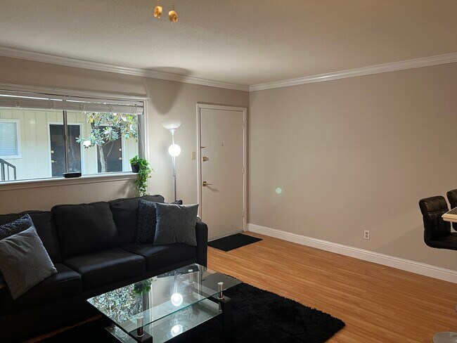 Building Photo - 1709 Park St