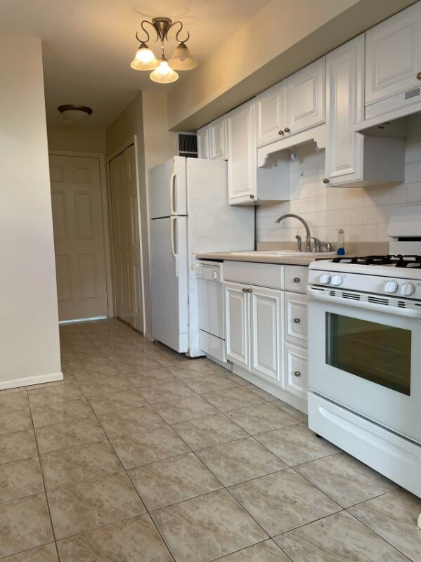 173 Woodcutters Ln, Staten Island, NY 10306 House Rental in Staten