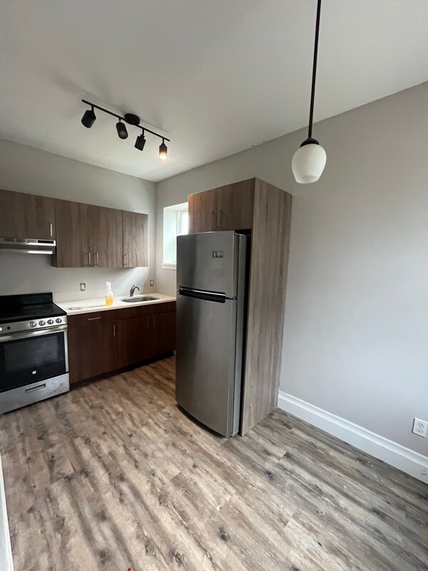 Foto principal - 106 N Grove St