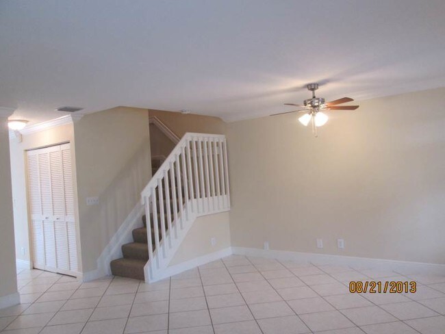 Building Photo - 5565 SW 43rd St