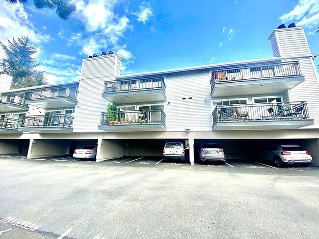 Kirkland Condo - Kirkland Condo