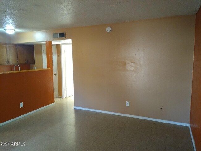 Foto del edificio - 2705 W Tuckey Ln