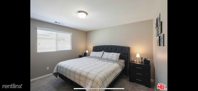 Foto del edificio - 1 br, 1 bath Townhome - 14860 W Maple Ter