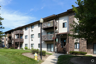 Emerald Pointe Apartments Photo