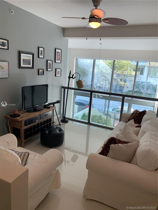 Building Photo - 6000 Collins Ave