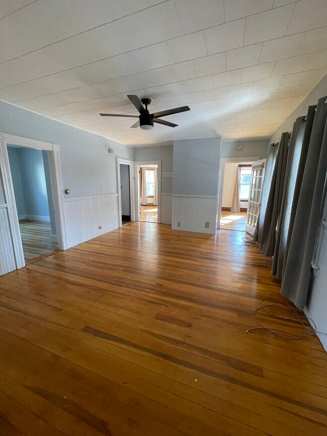 Building Photo - 56 Blucher St