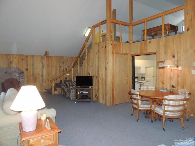 Building Photo - Adorable Cabin on the River