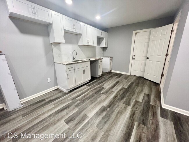 Building Photo - 3 br, 1.5 bath House - 500 East Queen Lane...
