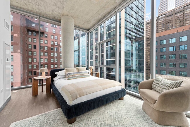 Building Photo - 60 E Randolph St