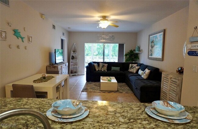 Foto del edificio - 5214 Chiquita Blvd S