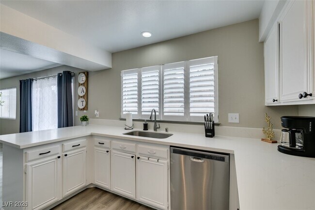 Building Photo - 6585 Minton Ct