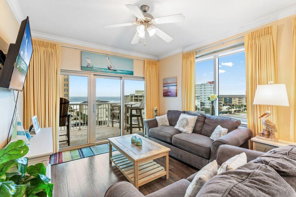 Foto principal - 1010 W Beach Blvd