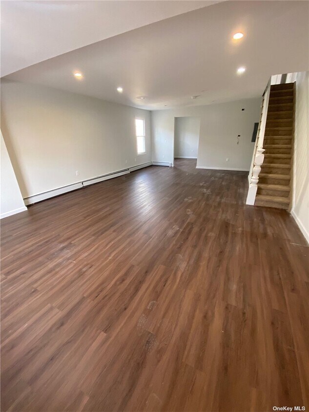 38 Lincoln Pl, Lynbrook, NY 11563 House Rental in Lynbrook, NY