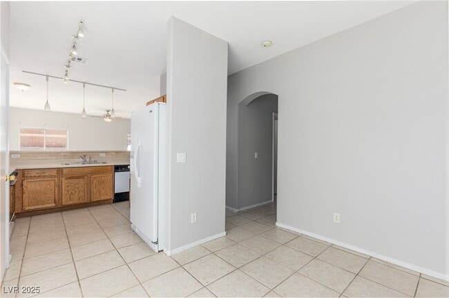 Building Photo - 6409 Stone Dry Ave