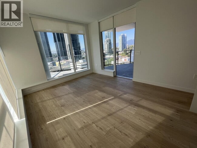 Photo du bâtiment - 2181 Madison Ave