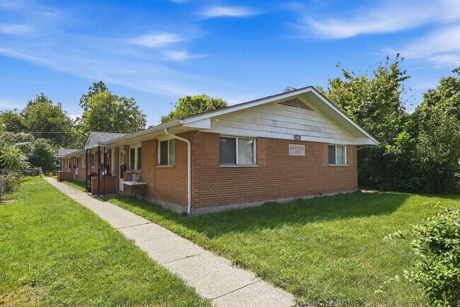 Foto del edificio - 2646 Home Ave