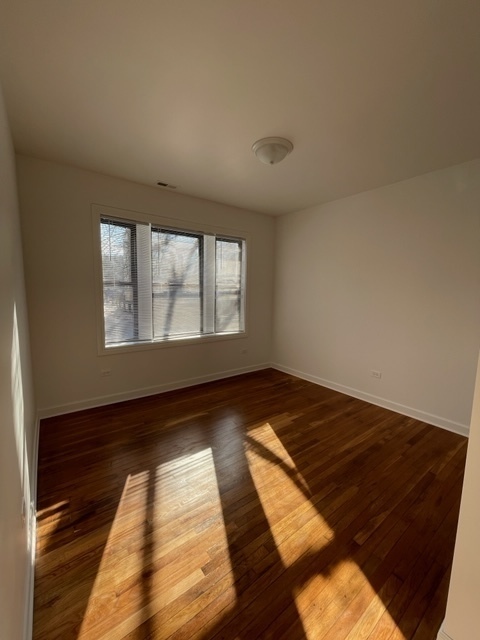 Building Photo - 3140 W Leland Ave