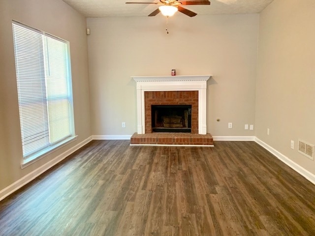 Foto del edificio - AVAILABLE for MOVE IN MID JULY! Two Story 3 Bed/2.5 Bath in Swim/Tennis Community...FREE Lawn Care!