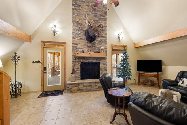 Building Photo - 22 Yeager Dr