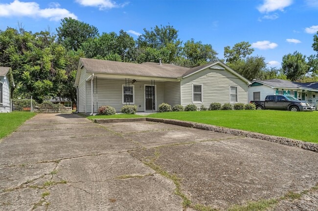 Building Photo - 4815 Arvilla Ln