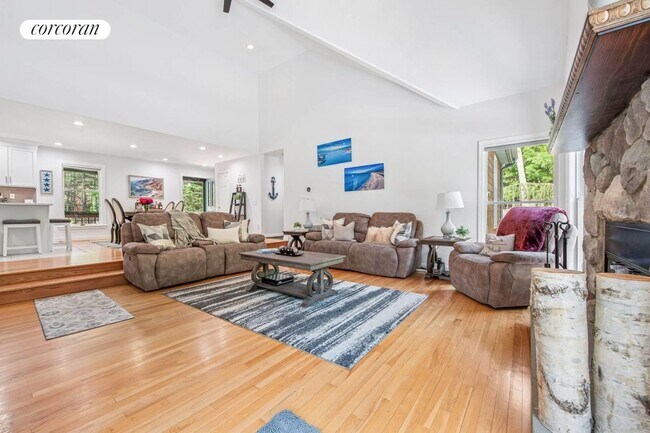 Building Photo - 2 Spread Oak Ln