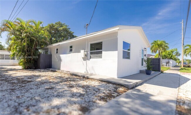 Foto del edificio - 2 br, 2 bath House - 3520 SW 3rd St  2 Baths