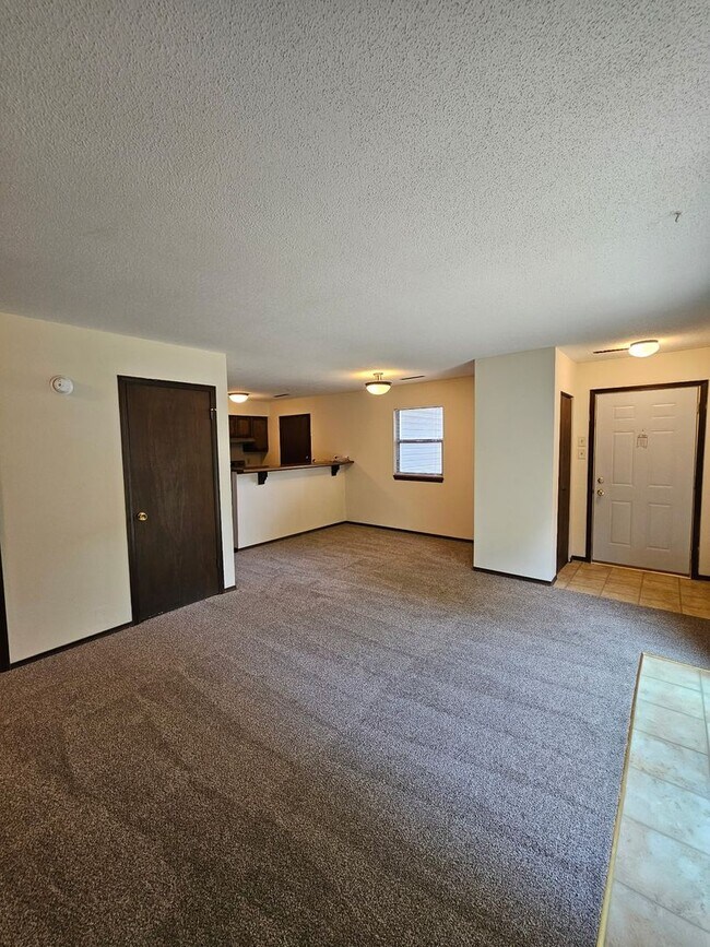 Foto del edificio - 2 Bedroom 1 Bath Duplex in West Columbia - Updates 2026