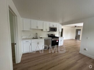 Building Photo - 3824 W 104th St