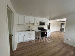 Building Photo - 3824 W 104th St